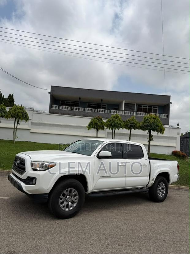 Toyota Tacoma 2018 White