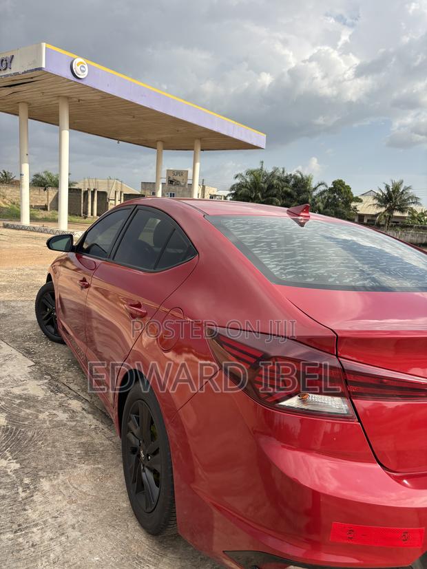 Hyundai Elantra SEL 2019 Red