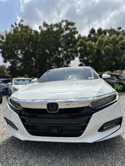Honda Accord Touring 2.0T 2018 White for sale