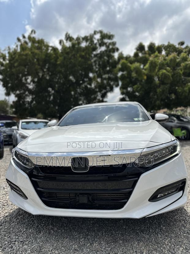 Honda Accord Touring 2.0T 2018 White