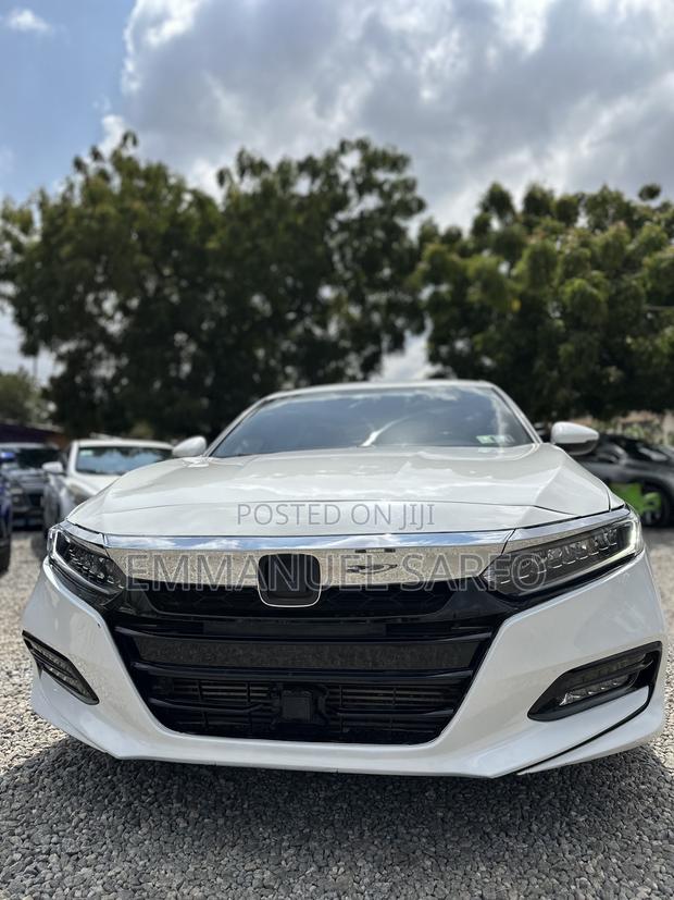 Honda Accord Touring 2.0T 2018 White