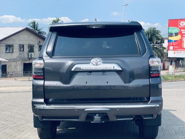 Toyota 4-Runner Limited 2021 Gray