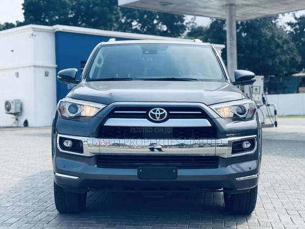 Toyota 4-Runner Limited 2021 Gray