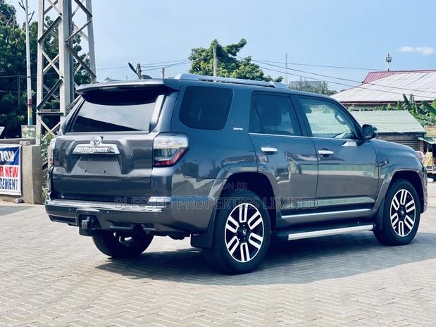 Toyota 4-Runner Limited 2021 Gray