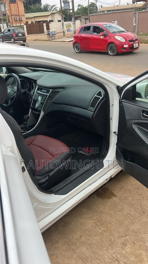 Hyundai Sonata GLS Sedan FWD (2.4L 4cyl 6A) 2013 White