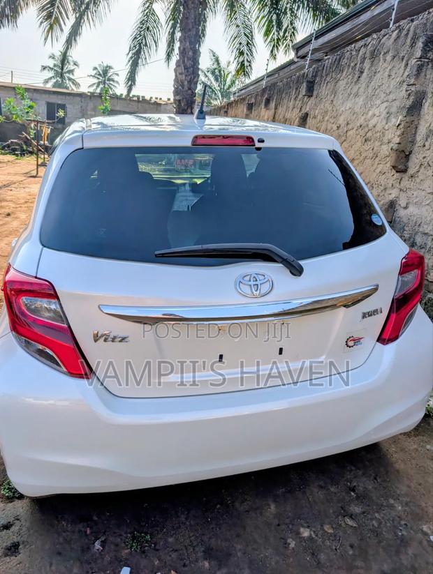 Toyota Vitz 1.3 AWD 5dr 2015 White