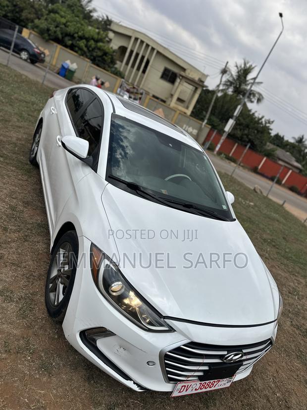 Hyundai Elantra Limited Sedan FWD (2.0L 4cyl 6A) 2017 White