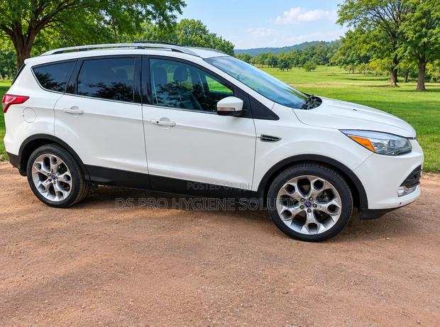 Ford Escape Titanium 4dr SUV AWD (1.6L 4cyl Turbo 6A) 2014 White