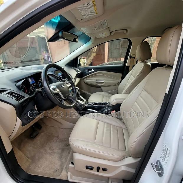 Ford Escape Titanium 4dr SUV AWD (1.6L 4cyl Turbo 6A) 2014 White