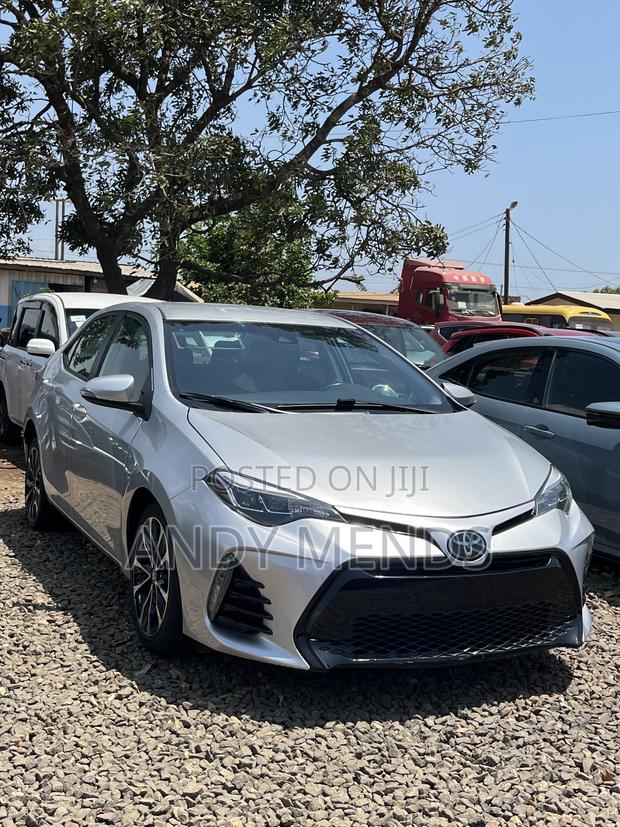 Toyota Corolla 2017 Silver