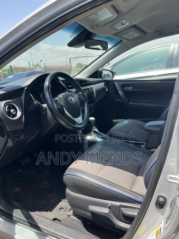 Toyota Corolla 2017 Silver
