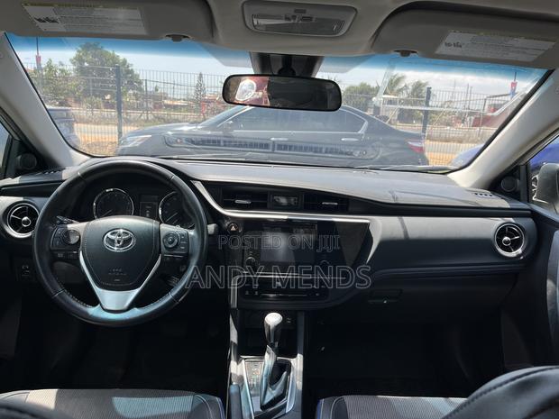 Toyota Corolla 2017 Silver
