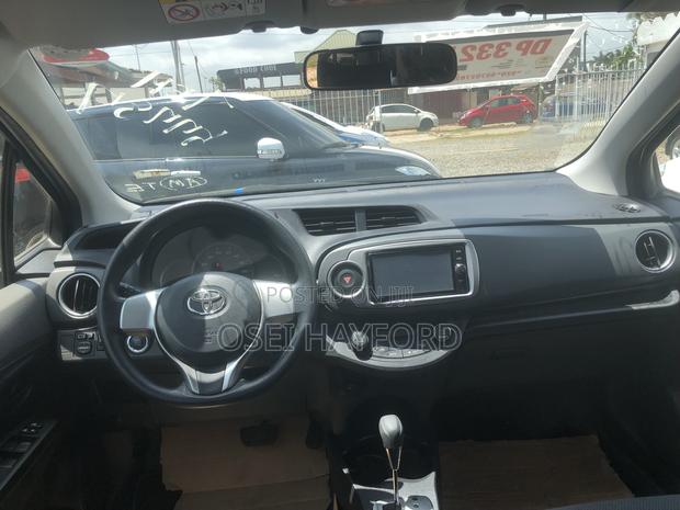 Toyota Vitz 2014 Pearl