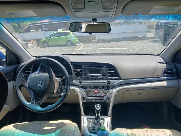 Hyundai Elantra 2018 Blue