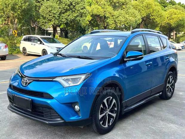 Toyota RAV4 2018 Blue