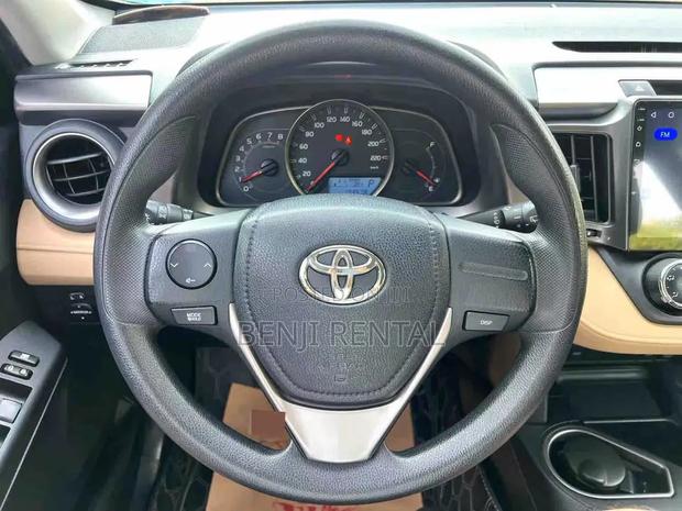Toyota RAV4 2018 Blue