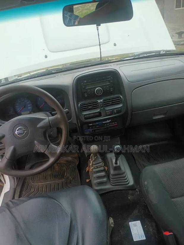 Nissan Hardbody 2021 White