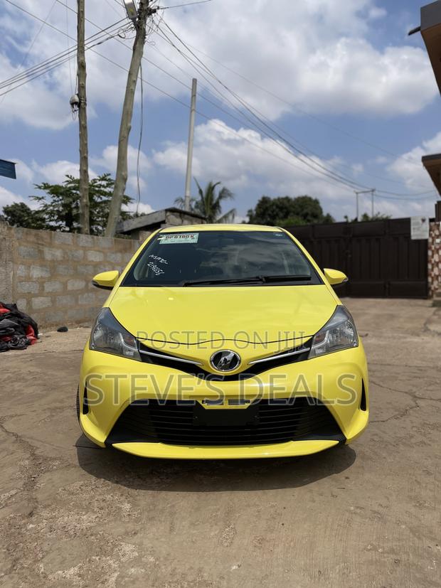 Toyota Vitz 1.3 FWD 5dr 2015 Yellow