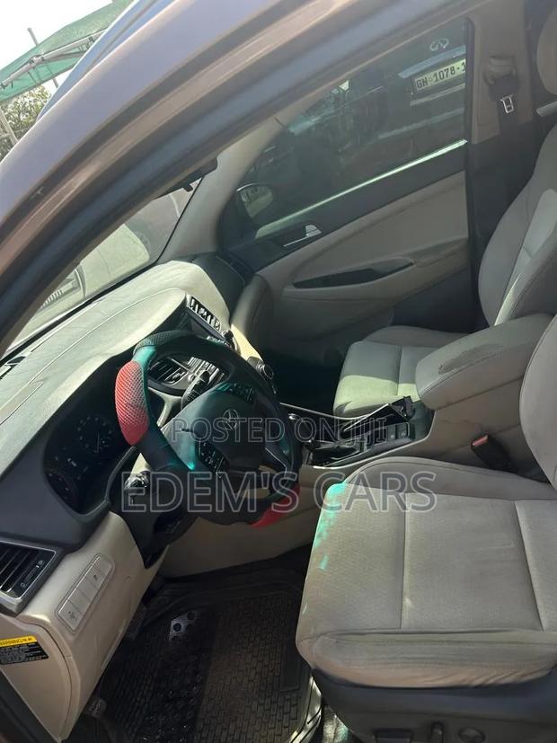 Hyundai Tucson 2017 Brown