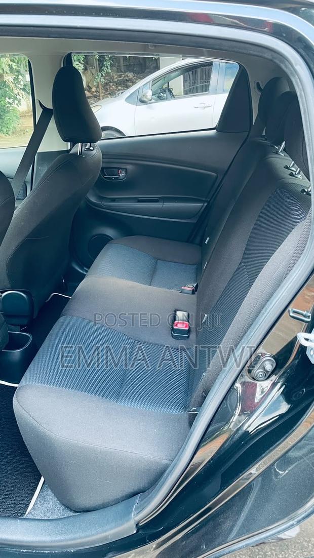 Toyota Vitz 1.3 FWD 5dr 2015 Black