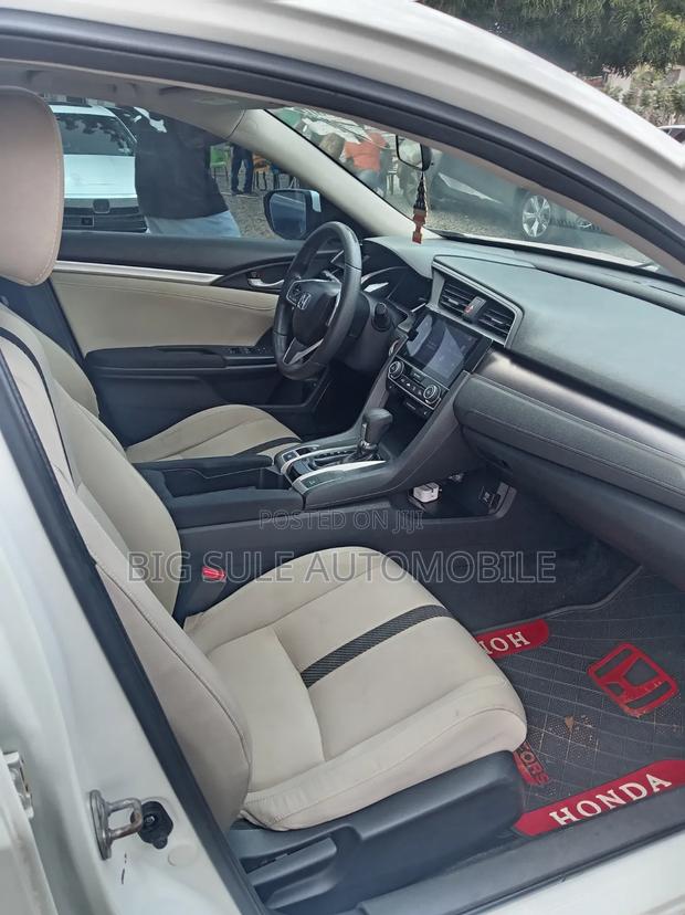Honda Civic EX-T 2dr Coupe (1.5L 4cyl) 2016 White