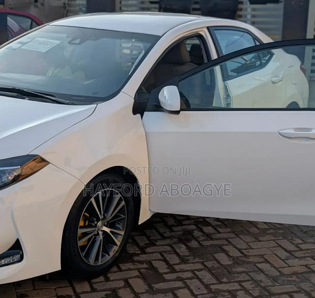 Toyota Corolla 2017 White