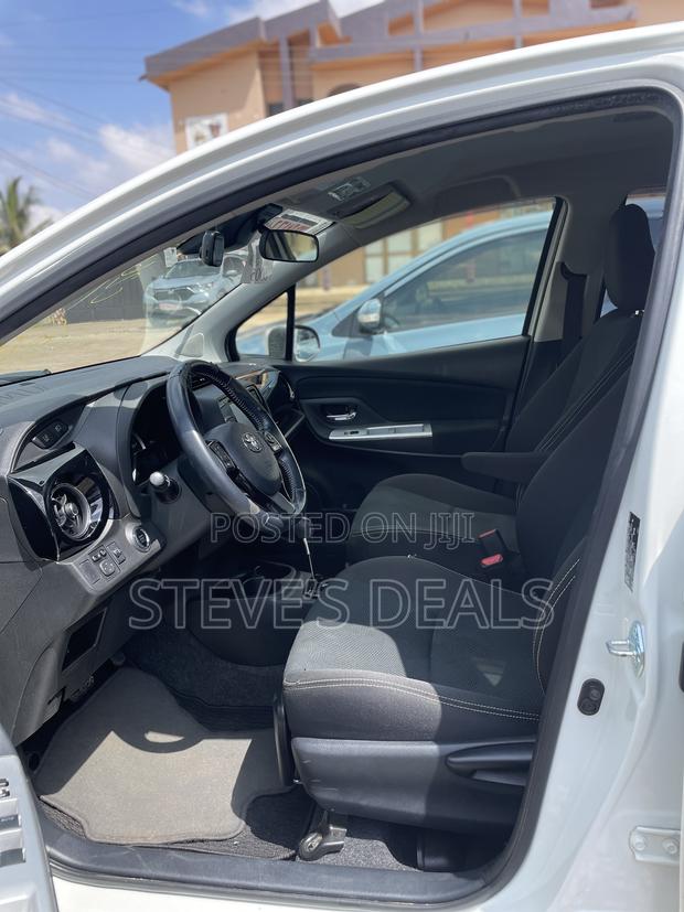 Toyota Vitz 1.3 FWD 5dr 2017 White