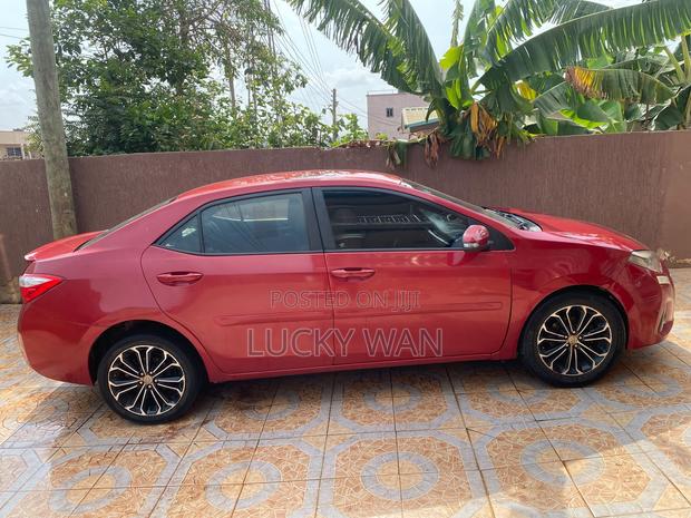 Toyota Corolla S 4dr Sedan (1.8L 4cyl CVT) 2016 Red