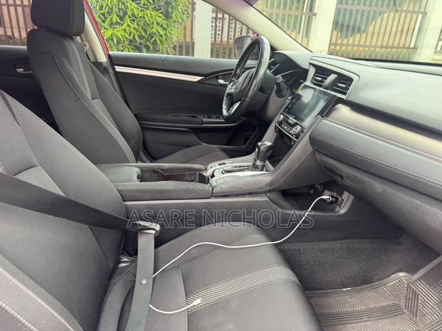 Honda Civic 2018 Red