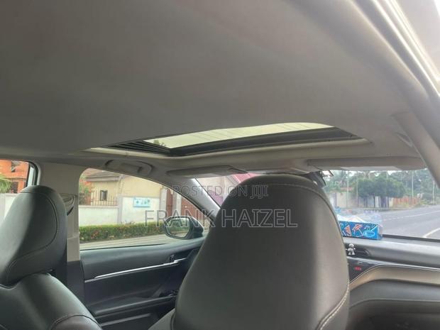 Toyota Camry 2019 White