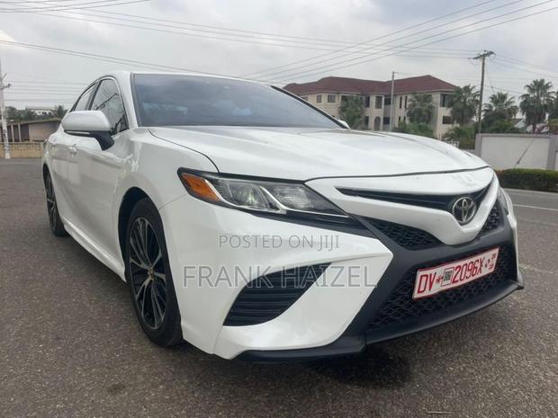 Toyota Camry 2019 White