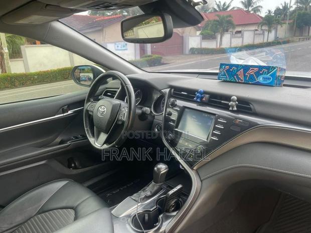 Toyota Camry 2019 White