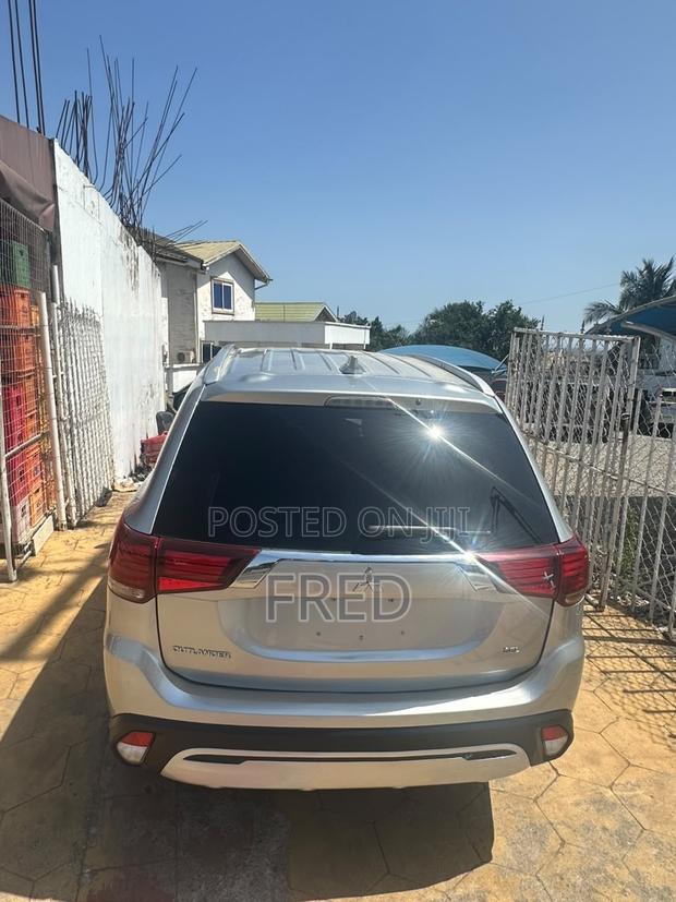 Mitsubishi Outlander SEL S-AWC 2020 Silver