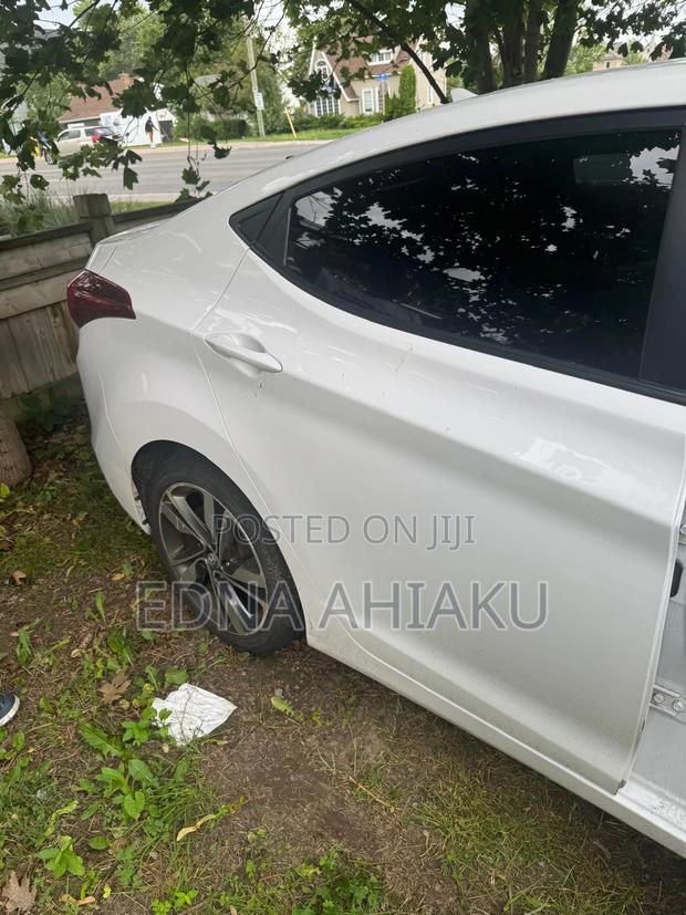 Hyundai Elantra Limited Sedan FWD (1.8L 4cyl 6A) 2016 White