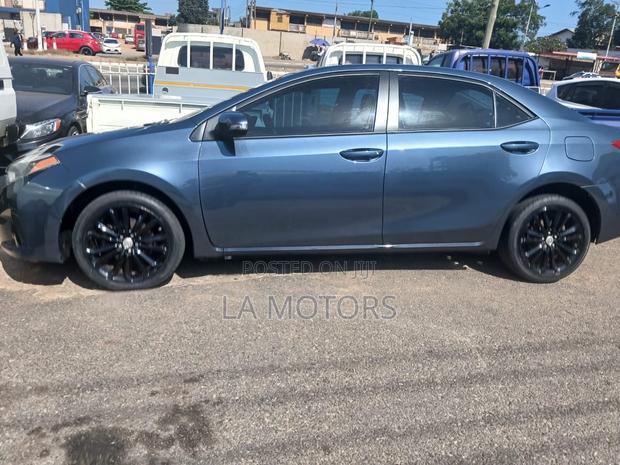 Toyota Corolla 2015 Gray