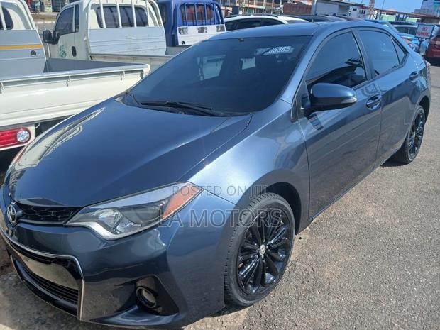 Toyota Corolla 2015 Gray