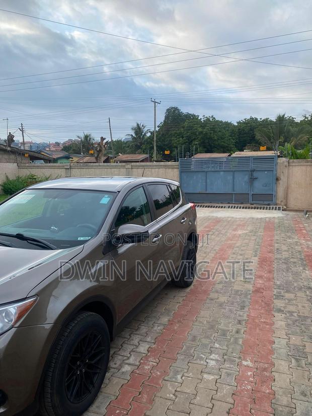 Toyota RAV4 LE AWD (2.5L 4cyl 6A) 2016 Brown