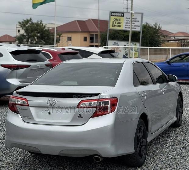 Toyota Camry SE 4dr Sedan (2.5L 4cyl 6A) 2013 Silver