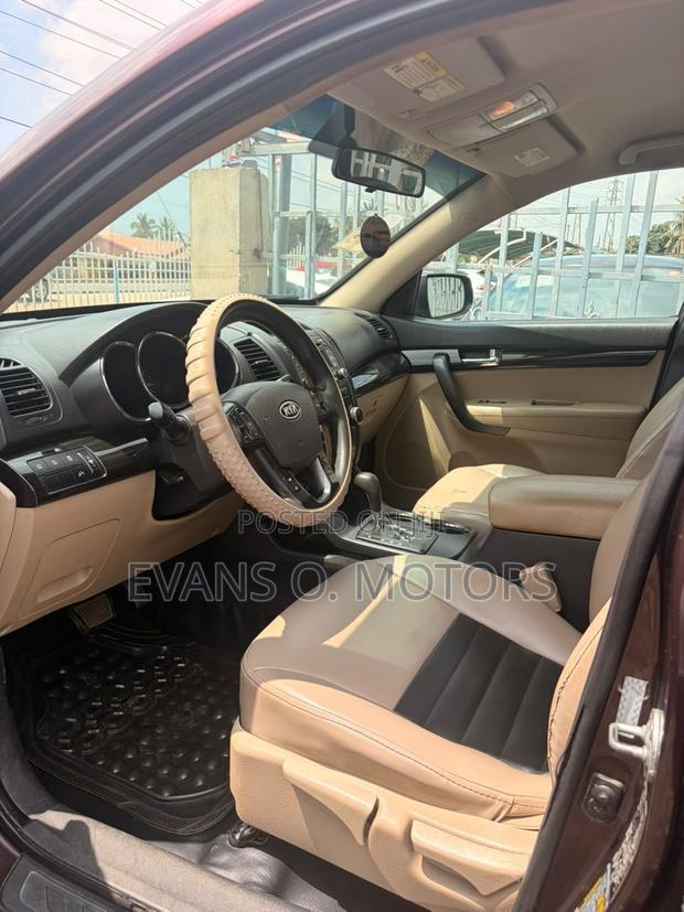 Kia Sorento 2.5 CDRi Automatic 2010 Brown