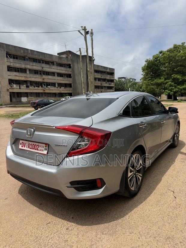 Honda Civic Touring Sedan 2018 Silver