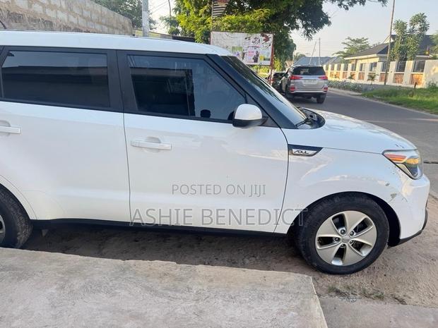 Kia Soul Hatchback 2016 White