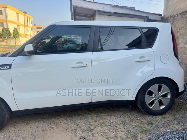 Kia Soul Hatchback 2016 White