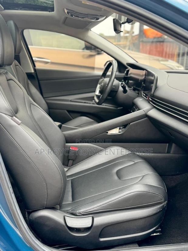 Hyundai Elantra Limited 2021 Blue