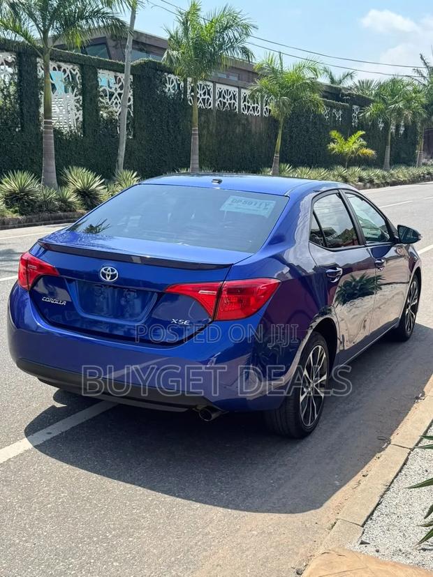 Toyota Corolla XSE 4dr Sedan (1.8L 4cyl CVT) 2017 Blue