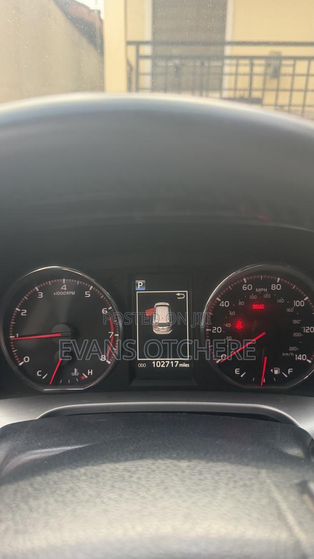 Toyota RAV4 SE FWD (2.5L 4cyl 6A) 2016 Red