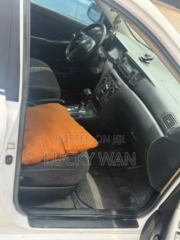 Toyota Corolla 2009 White