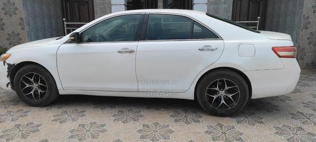 Toyota Camry LE 4dr Sedan (2.5L 4cyl 6AM) 2010 White