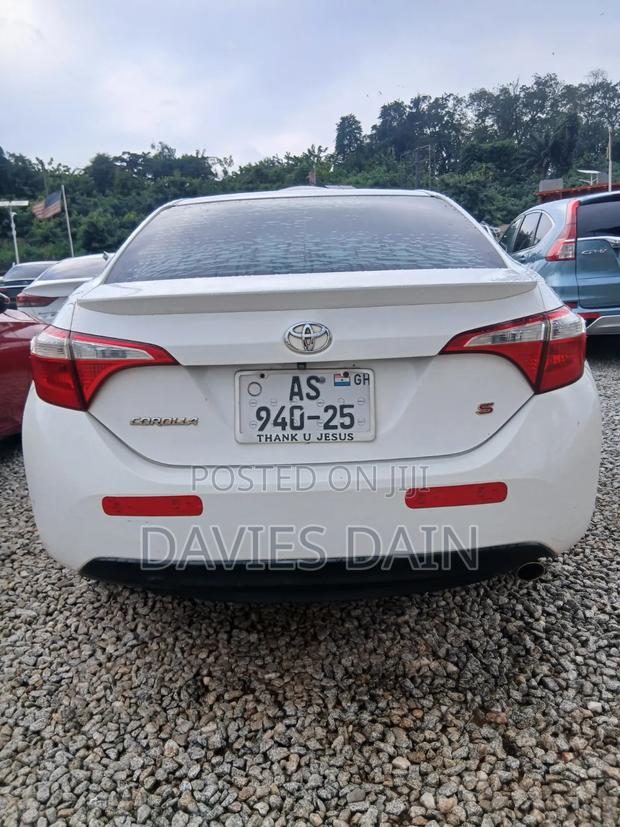 Toyota Corolla S 4dr Sedan (1.8L 4cyl CVT) 2015 White