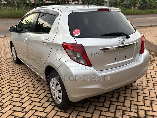 Toyota Vitz 1.5 FWD 5dr 2013 Silver
