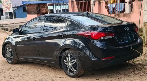 Hyundai Elantra 2016 Black